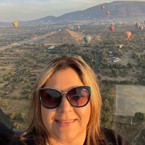 Meet your Posher, Erika - Picture 2 of 2